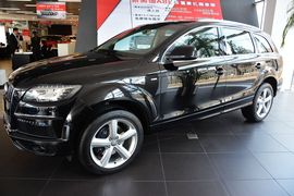 2015款奥迪Q7 35TFSI运动型