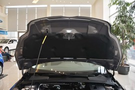 2012款福特福克斯三厢1.6L手动舒适型