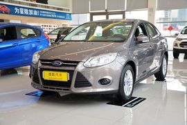 2012款福特福克斯三厢1.6L手动舒适型