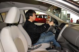 2014款日产阳光1.5XE CVT精英版