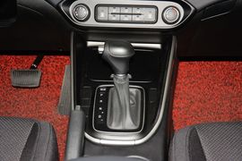 2013款起亚新佳乐2.0L 5座自动标准版 京V