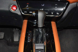 2015款本田缤智1.8L CVT两驱豪华型