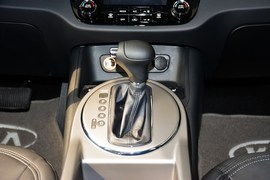 2015款起亚智跑2.0L自动两驱版DLX