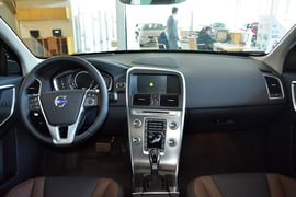 2015款沃尔沃XC60 2.0T T5 AWD智驭版