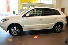 2014款雷诺科雷傲2.0L两驱舒适版