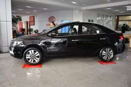2014款起亚福瑞迪1.6L MT GLS