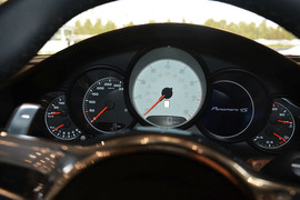 2014款保时捷Panamera4S Sport 3.0T