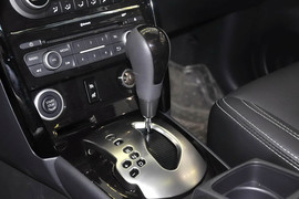 2014款雷诺科雷傲2.0L两驱舒适版