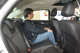 2012款福特福克斯三厢1.6L自动风尚型