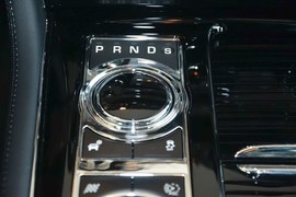 2015款捷豹XJL 2.0T两驱全景商务版