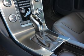 2015款沃尔沃V60 2.0T T5智逸版