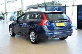 2015款沃尔沃V60 2.0T T5智逸版