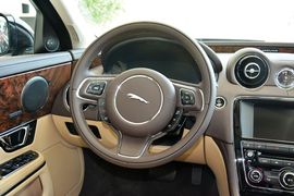 2015款捷豹XJL 3.0 SC四驱全景商务版