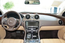 2015款捷豹XJL 3.0 SC四驱全景商务版