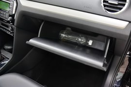 手套箱空间