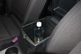 2013款起亚新佳乐2.0L 7座自动标准版 京V