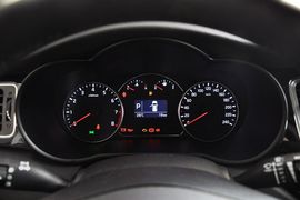 2013款起亚新佳乐2.0L 7座自动标准版 京V