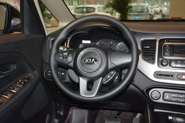 2013款起亚新佳乐2.0L 7座自动标准版 京V
