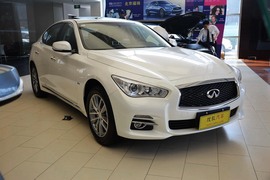 2015款英菲尼迪Q50L 2.0T舒适版