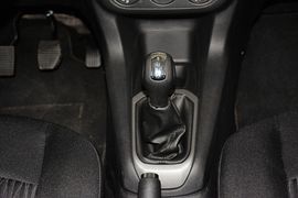2015款雪铁龙全新爱丽舍 质尚版 1.6L手动舒适型
