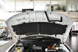 2014款Jeep指南者2.4L 四驱豪华版 改款