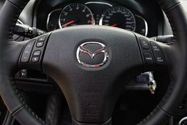 2015款马自达6 2.0L手自一体时尚型