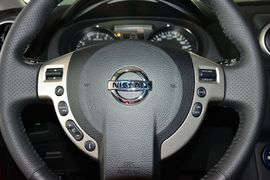2012款日产逍客2.0XL火CVT两驱