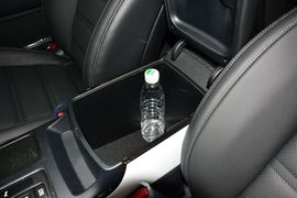 2015款起亚索兰托L 2.4L GDI 汽油4WD运动版