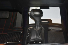 2015款起亚索兰托L 2.4L GDI 汽油4WD运动版