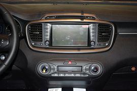 2015款起亚索兰托L 2.4L GDI 汽油4WD运动版