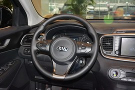 2015款起亚索兰托L 2.4L GDI 汽油4WD运动版