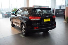 2015款起亚索兰托L 2.4L GDI 汽油4WD运动版