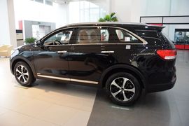 2015款起亚索兰托L 2.4L GDI 汽油4WD运动版