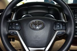 2015款丰田汉兰达3.5L 四驱 7座精英版