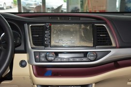 2015款丰田汉兰达2.0T 7座四驱豪华导航版
