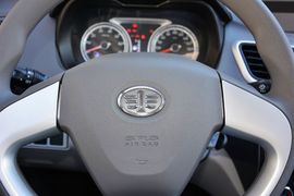 2014款夏利N5 1.3L手动智能节油豪华型