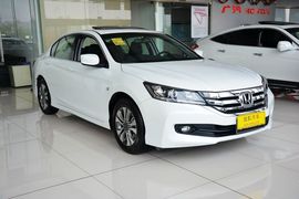 2015款本田雅阁2.0L EX豪华版