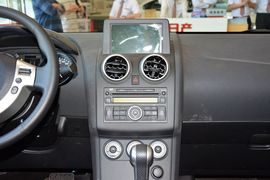 2015款日产逍客2.0XV 酷雷 CVT两驱