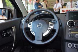 2015款日产逍客2.0XV 酷雷 CVT两驱