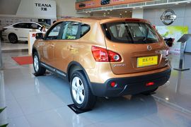 2015款日产逍客2.0XV 酷雷 CVT两驱