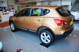 2015款日产逍客2.0XV 酷雷 CVT两驱