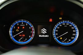 2014款铃木锋驭1.6L CVT精英型