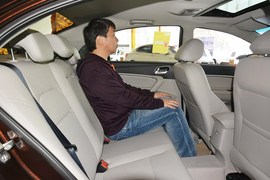 2014款吉利新帝豪1.3T CVT精英型