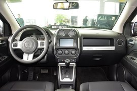 2014款Jeep指南者2.4L四驱舒适版 改款