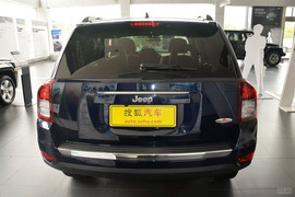 2014款Jeep指南者2.4L四驱舒适版 改款