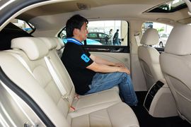 后排空间