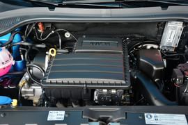 2015款斯柯达晶锐1.4L手动前行版
