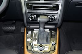 2015款奥迪A4L 35TFSI自动豪华型