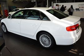 2015款奥迪A4L 35TFSI自动豪华型