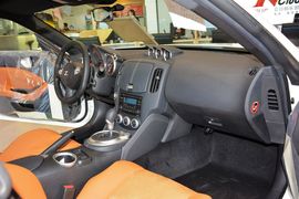 2015款日产370Z 3.7L Coupe